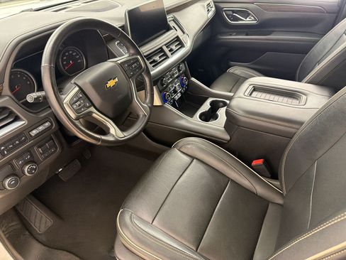 Used 2021 Chevrolet Suburban Premier w/ Premium Package RWD image 4