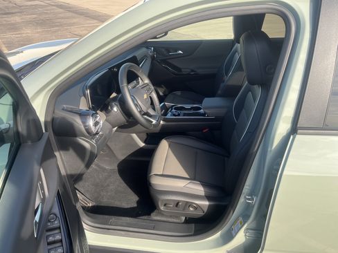 Used 2026 Chevrolet Equinox LT w/ Convenience Package II AWD/4WD image 9