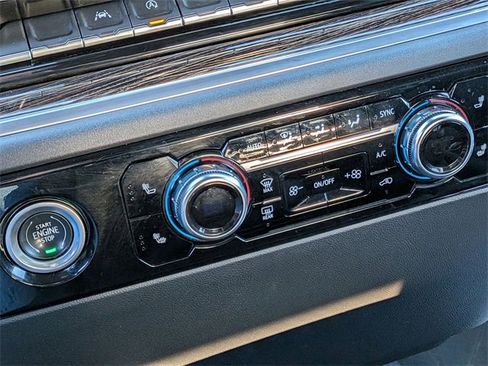 Used 2022 GMC Sierra 1500 SLE image 26