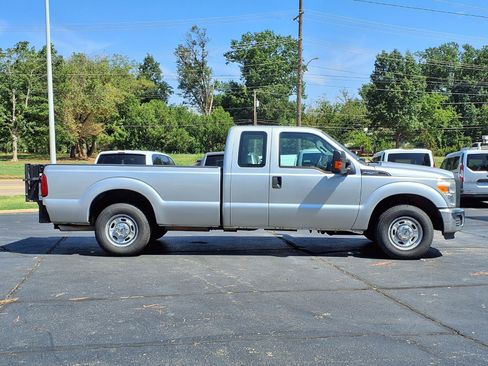 Used 2016 Ford F250 XL w/ Power Equipment Group RWD image 2
