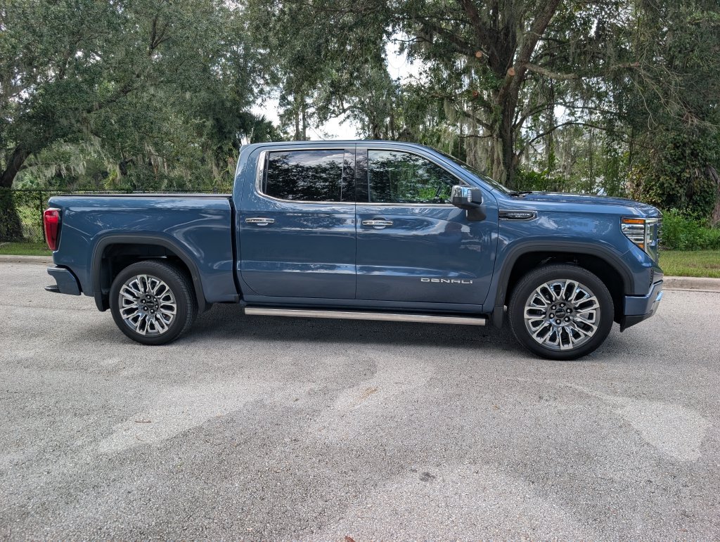 Used 2025 GMC Sierra 1500 Denali Ultimate AWD/4WD image 10