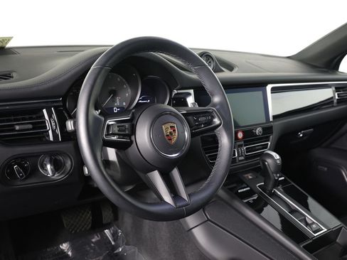 Certified 2023 Porsche Macan S AWD/4WD image 4
