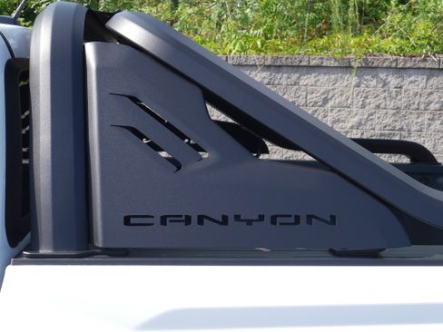 Used 2025 GMC Canyon AT4 w/ Nightfall Edition AWD/4WD image 4