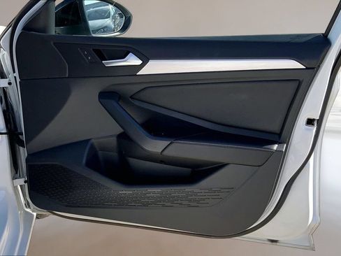 Certified 2025 Volkswagen Jetta Sport FWD image 22