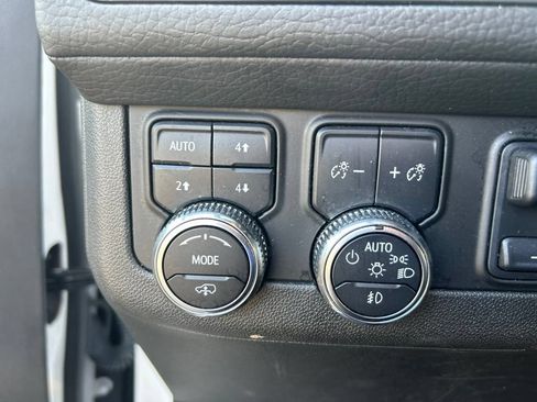 Used 2023 GMC Yukon XL Denali w/ Advanced Technology Package AWD/4WD image 5