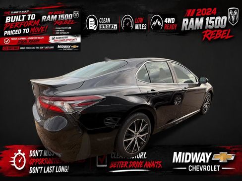 Used 2024 Toyota Camry SE FWD image 4