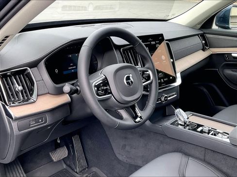 New 2026 Volvo XC90 T8 Plus w/ Protection Package Premier image 8