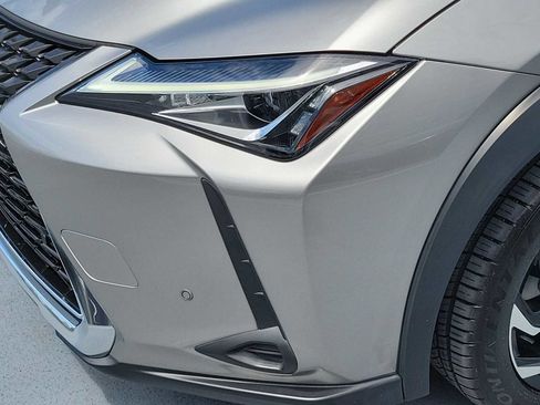 Used 2021 Lexus UX 200 w/ Accessory Package (Z1) FWD image 10