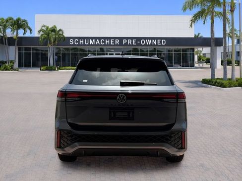 Certified 2025 Volkswagen Tiguan SE R-Line FWD image 6