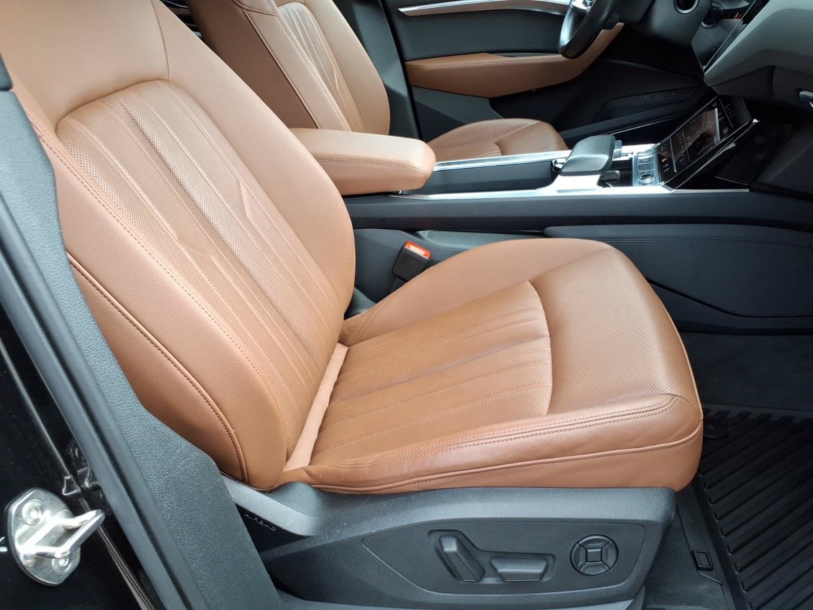 Used 2019 Audi e-tron Premium Plus AWD/4WD image 22