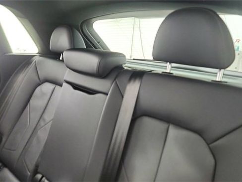 Used 2020 Audi Q3 2.0T Premium w/ Convenience Package image 31