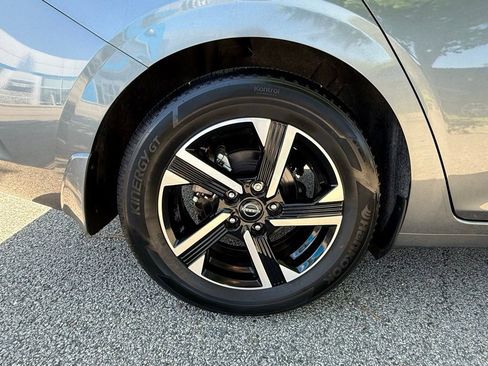 Used 2024 Nissan Sentra SV FWD image 31