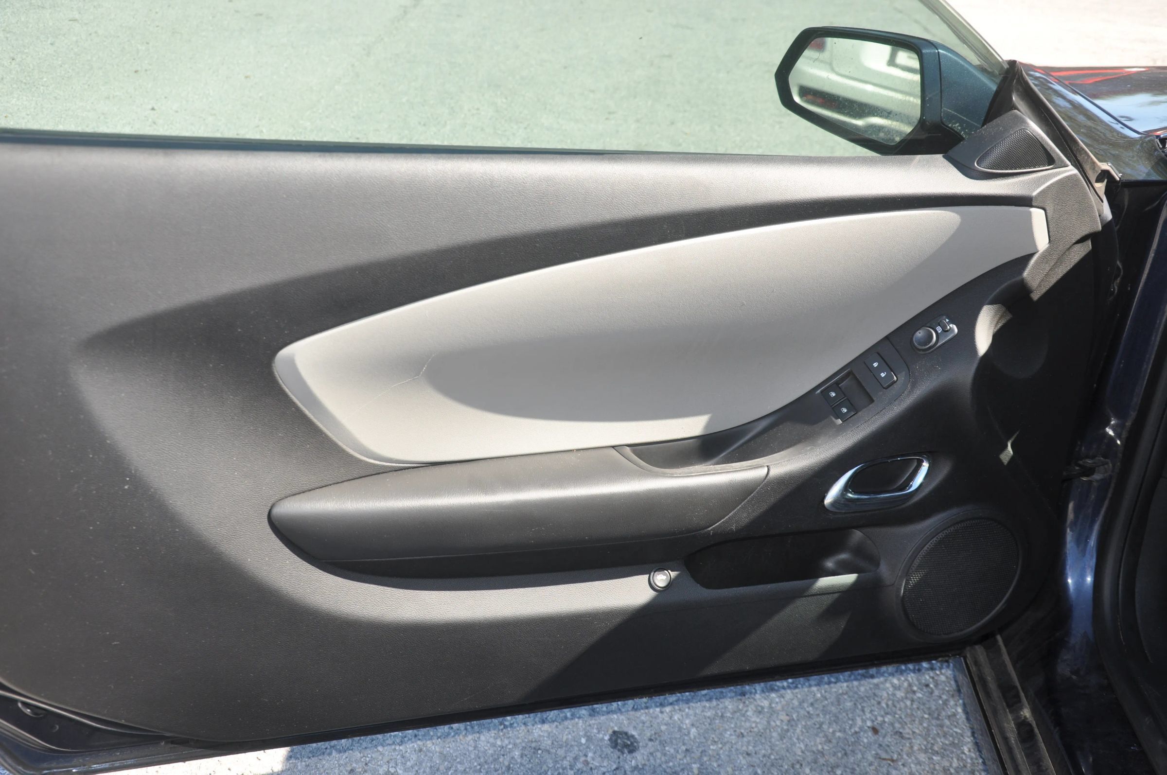 Used 2015 Chevrolet Camaro LS RWD image 13