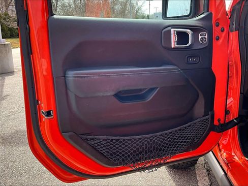 Used 2023 Jeep Wrangler Unlimited Rubicon 4xe AWD/4WD image 9