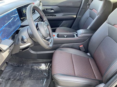 New 2026 Nissan Kicks SR FWD image 19