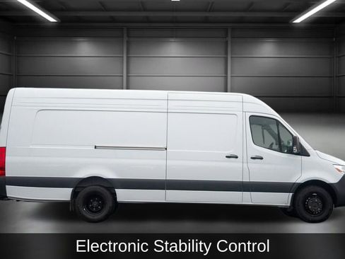 Used 2024 Mercedes-Benz Sprinter 3500 image 7