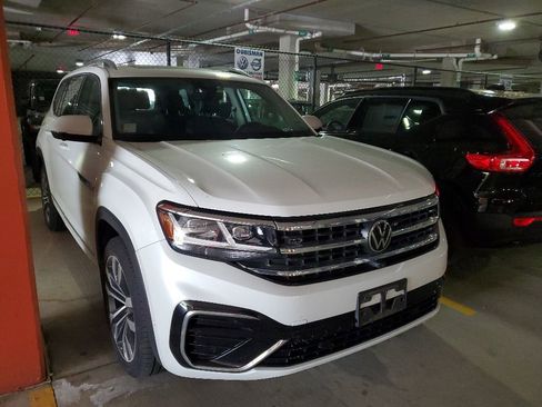 Used 2023 Volkswagen Atlas SEL Premium AWD/4WD image 3
