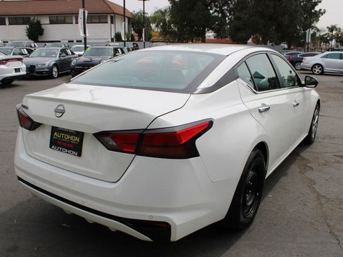 Used 2024 Nissan Altima 2.5 S FWD image 34