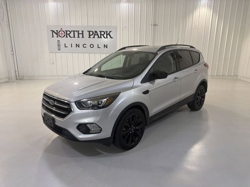 Used 2019 Ford Escape SE AWD/4WD image 1
