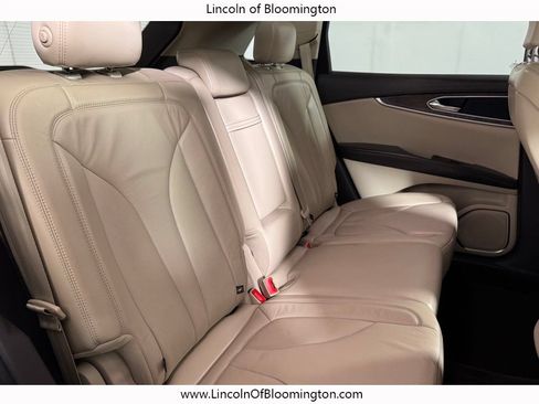 Used 2016 Lincoln MKX Select FWD image 11