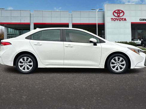 Used 2023 Toyota Corolla LE image 3