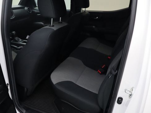 Used 2022 Toyota Tacoma TRD Sport w/ Technology Package image 26