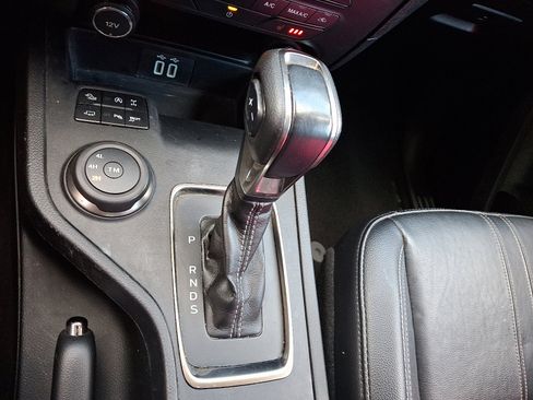 Certified 2019 Ford Ranger Lariat w/ Equipment Group 501A Mid image 18