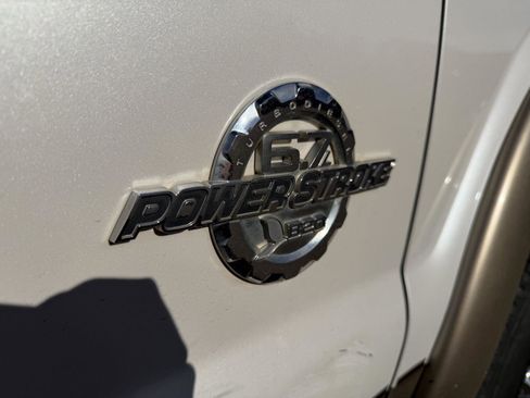 Used 2011 Ford F250 Lariat w/ Lariat Interior Pkg image 22