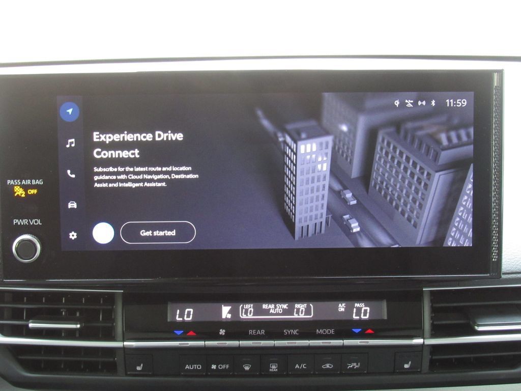 Certified 2025 Toyota Sienna XLE FWD image 32