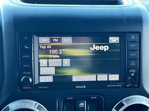 Used 2015 Jeep Wrangler Unlimited Sahara w/ Dual Top Group AWD/4WD image 13
