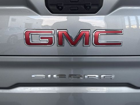 Used 2025 GMC Sierra 1500 AT4 w/ AT4 Premium Package image 17