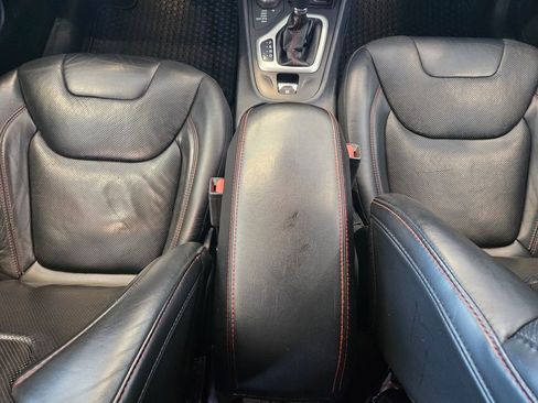 Used 2018 Jeep Cherokee Trailhawk w/ Quick Order Package 27L image 20