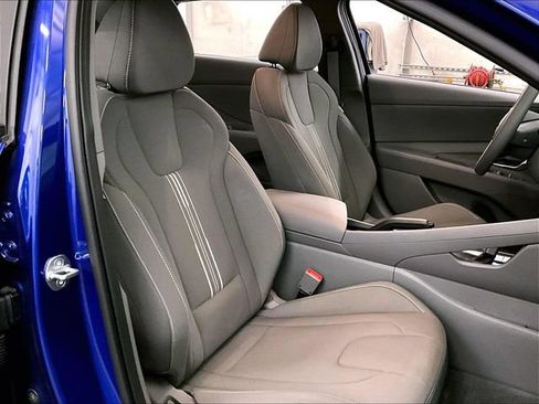 Used 2023 Hyundai Elantra SEL FWD image 7