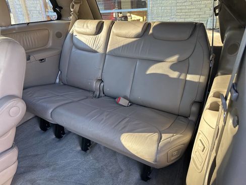 Used 2006 Toyota Sienna XLE Limited image 8