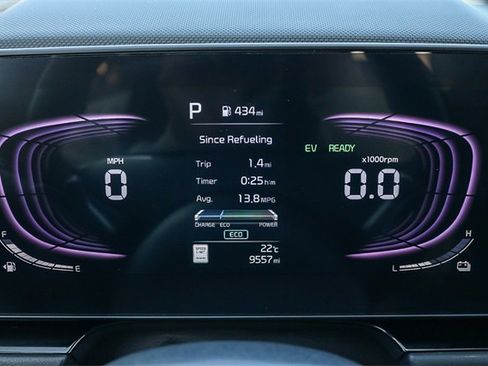 Used 2025 Kia Niro EX image 24