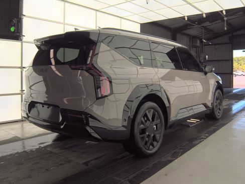Used 2026 Kia EV9 Land w/ Nightfall Edition Package image 5