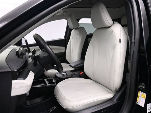 Used 2021 Ford Mustang Mach-E Premium image 11