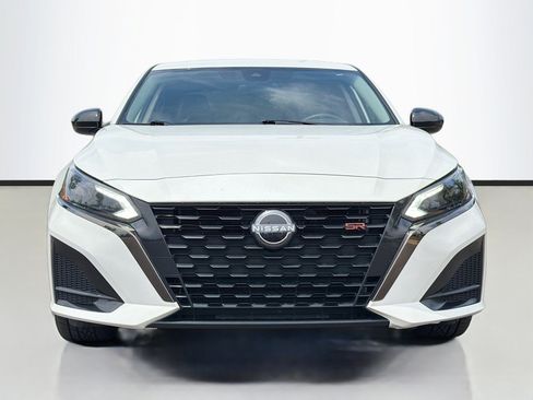 Used 2023 Nissan Altima 2.5 SR FWD image 3