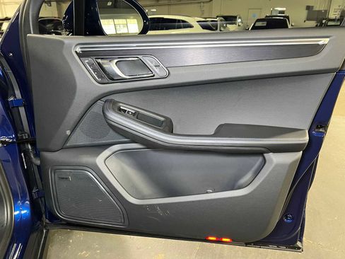 Used 2024 Porsche Macan GTS image 10