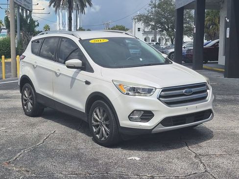 Used 2017 Ford Escape Titanium w/ Equipment Group 301A FWD image 3