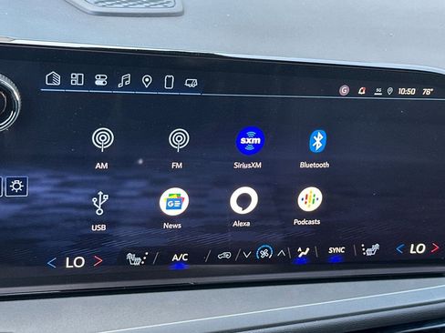 New 2025 Chevrolet Traverse LT w/ Enhanced Driving Package image 21