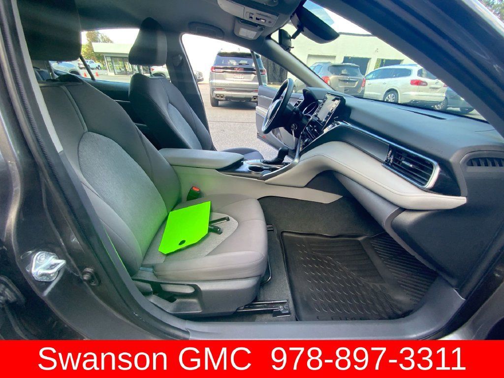 Used 2022 Toyota Camry LE FWD image 27