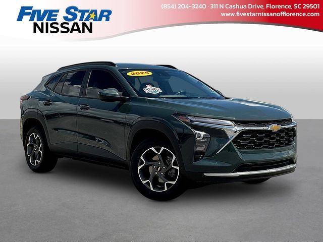 Used 2025 Chevrolet Trax LT w/ LT Convenience Package FWD image 1