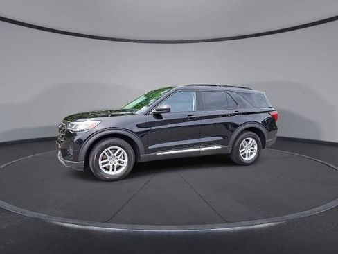 Certified 2025 Ford Explorer Active AWD/4WD image 4