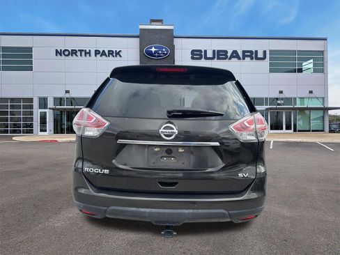 Used 2016 Nissan Rogue SV w/ SV Premium Package FWD image 4
