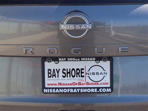 Certified 2025 Nissan Rogue SV w/ SV Premium Package image 31