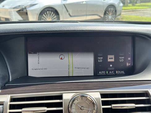 Used 2016 Lexus LS 460 AWD w/ Comfort Package image 23
