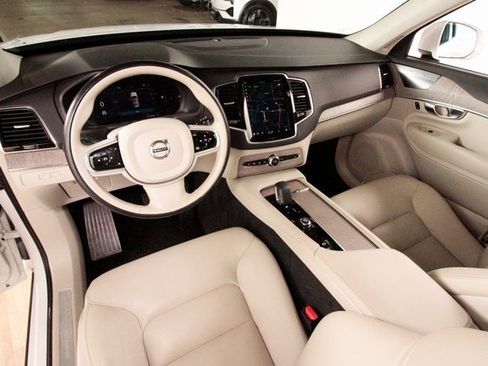 Used 2023 Volvo XC90 T8 Plus w/ Protection Package Premier image 33