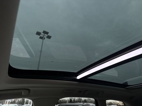 Used 2023 Volvo XC60 B5 Core image 19