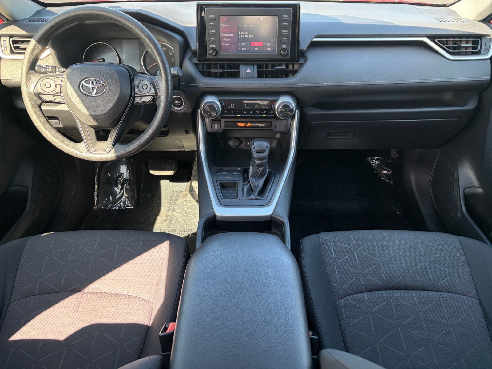 Used 2019 Toyota RAV4 XLE w/ Carpet Mat Package FWD image 24